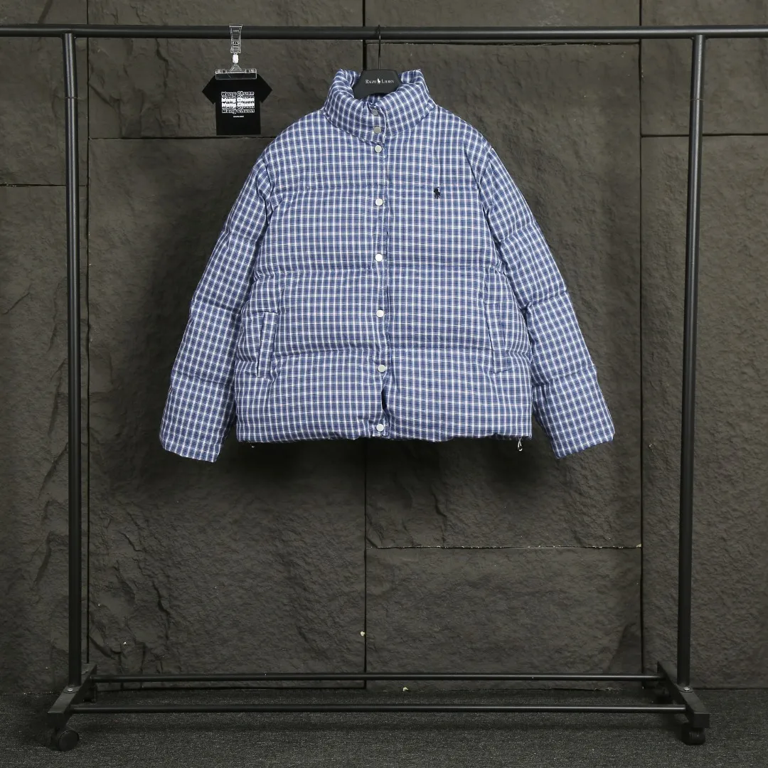 P510 Actual Photos [Popular Items] Style Number: 24383# Color: Blue Check Size: S to The hem contains a hidden elastic drawstring✅ - RL lazy little blue plaid down jacket, a must-have item for home girls. The small blue plaid for the face is soft and white in color. The style and materials add points to the appearance. It is not greasy for daily wear. The blue plaid is refreshing and brings together the colors. Make a fashionable and conspicuous bag in dull winter.